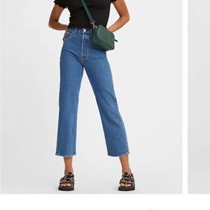 NWT-Ribcage Levi jeans